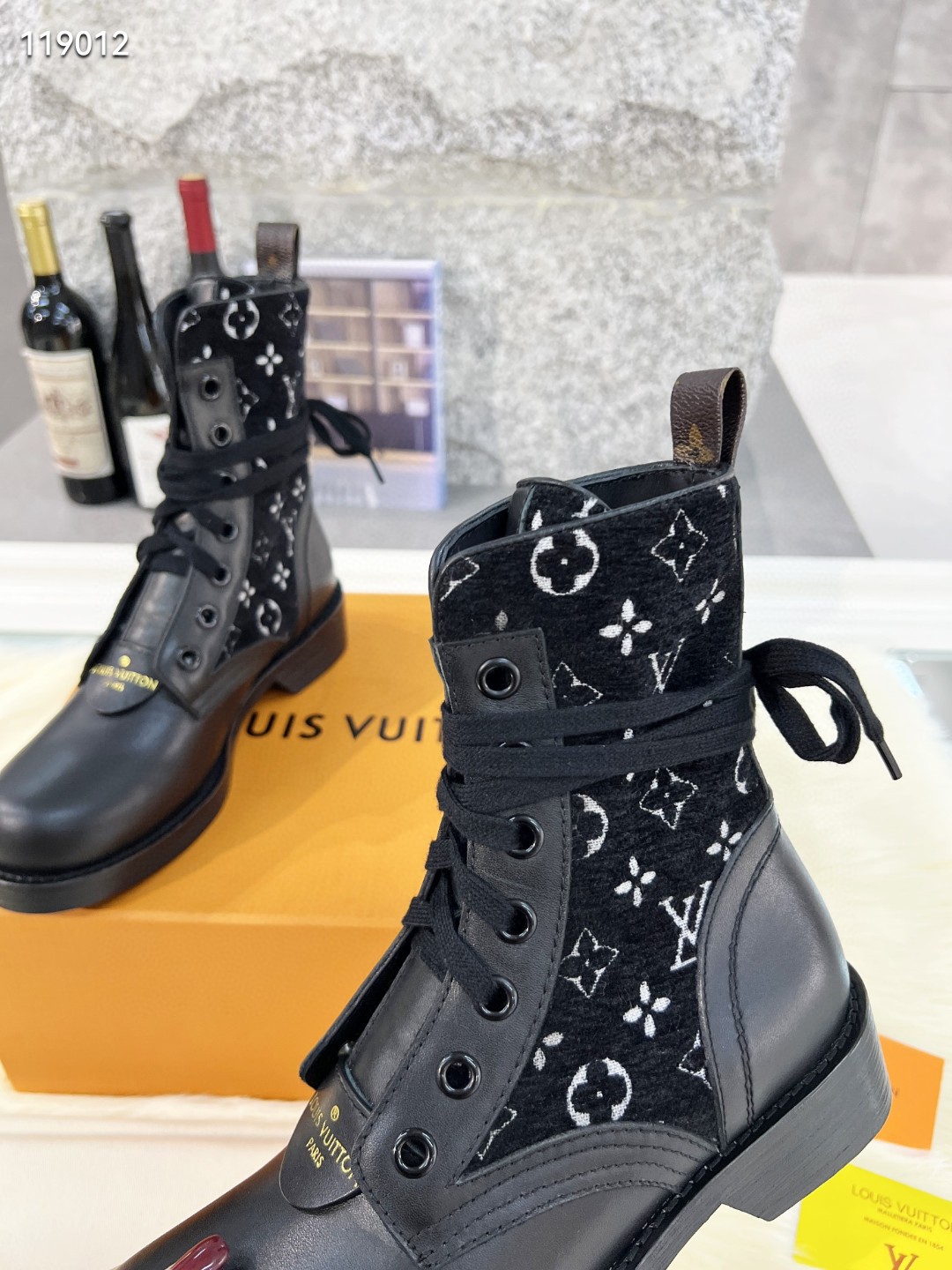 Louis Vuitton WONDERLAND FLAT RANGER LV1156DS-2