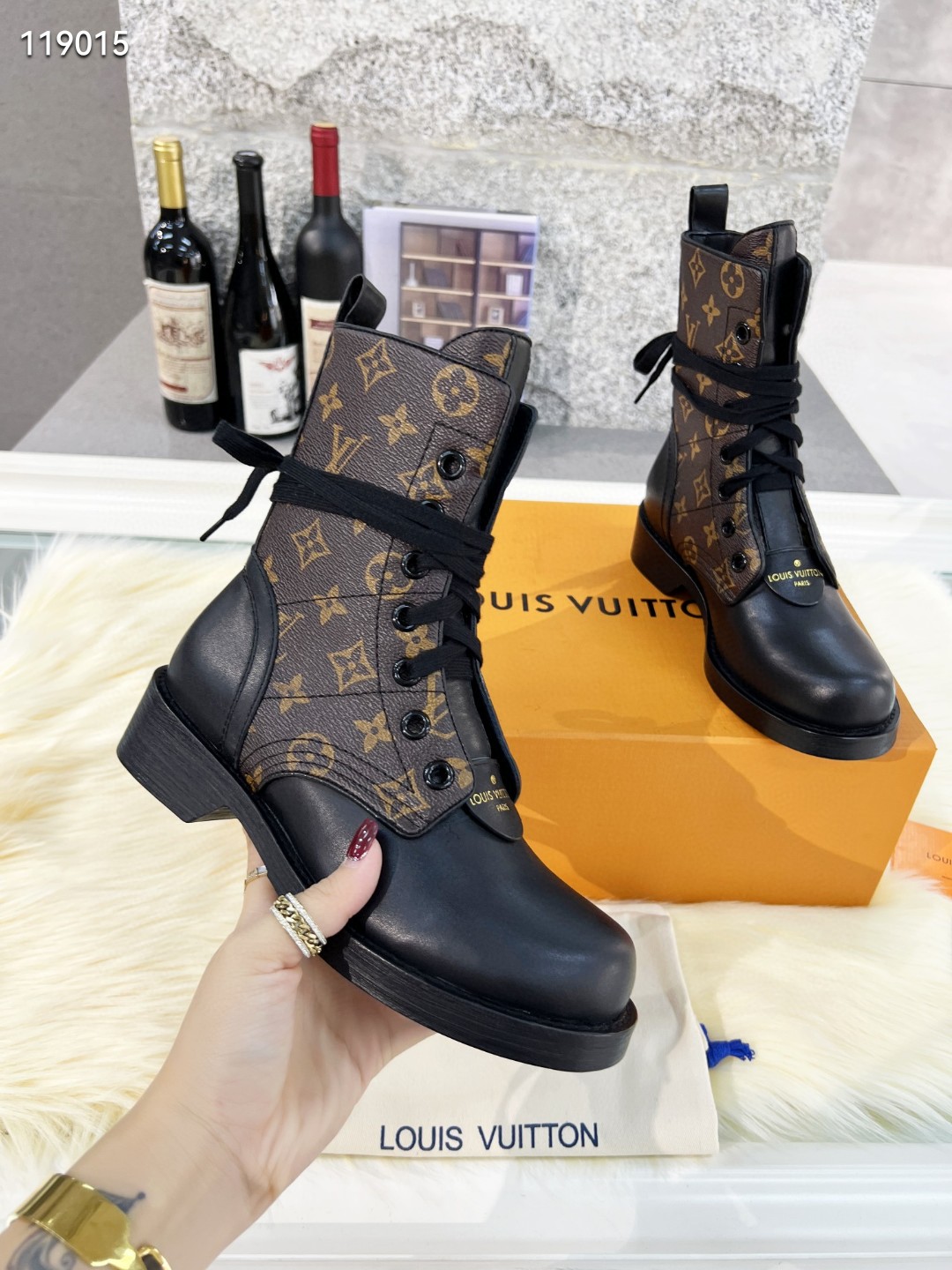 Louis Vuitton WONDERLAND FLAT RANGER LV1156DS-5