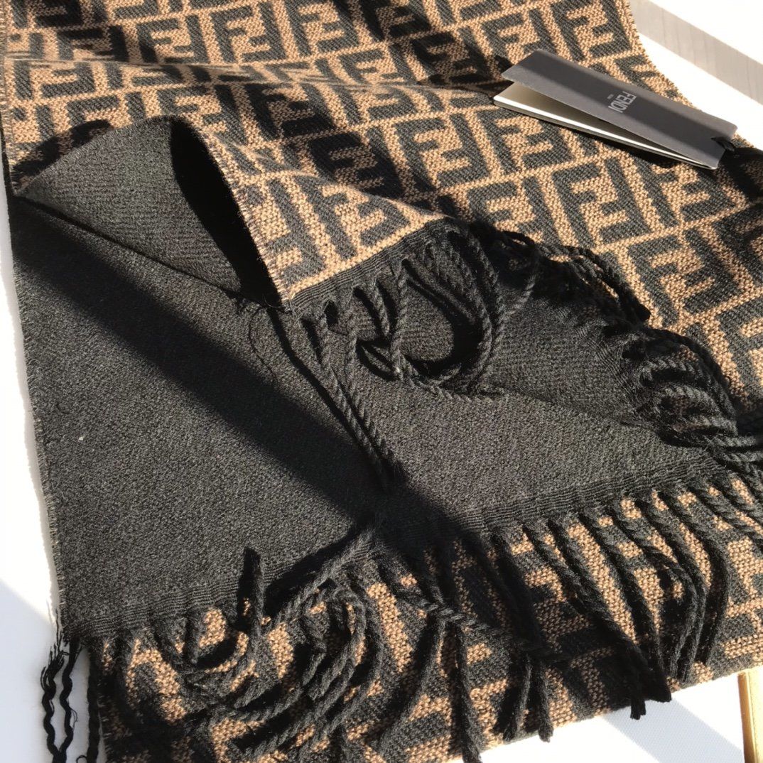 Fendi Scarf F00010