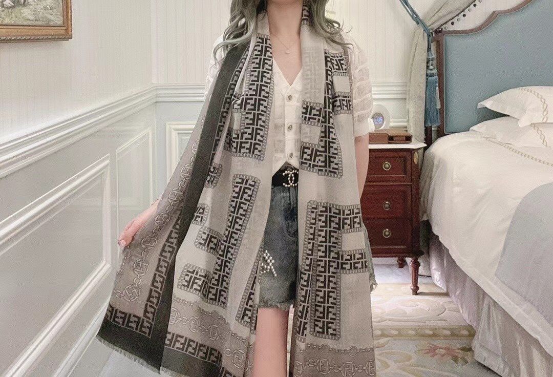 Fendi Scarf F00027