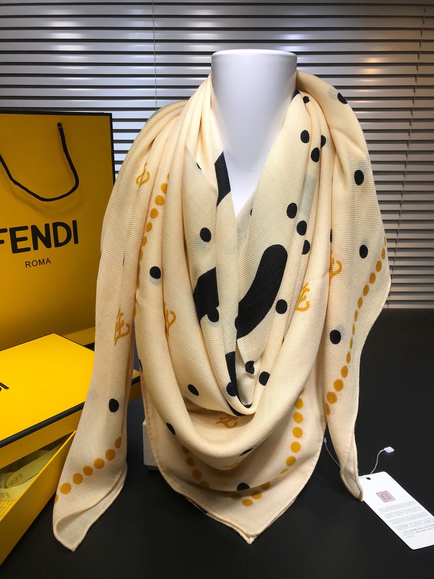 Fendi Scarf F00032