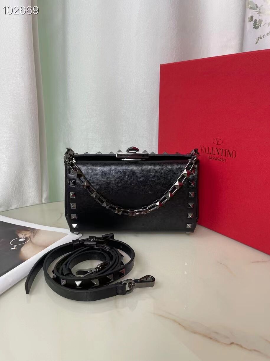 VALENTINO GARAVANI Rockstud Alcove Grain calf shoulder bag CV0189 black