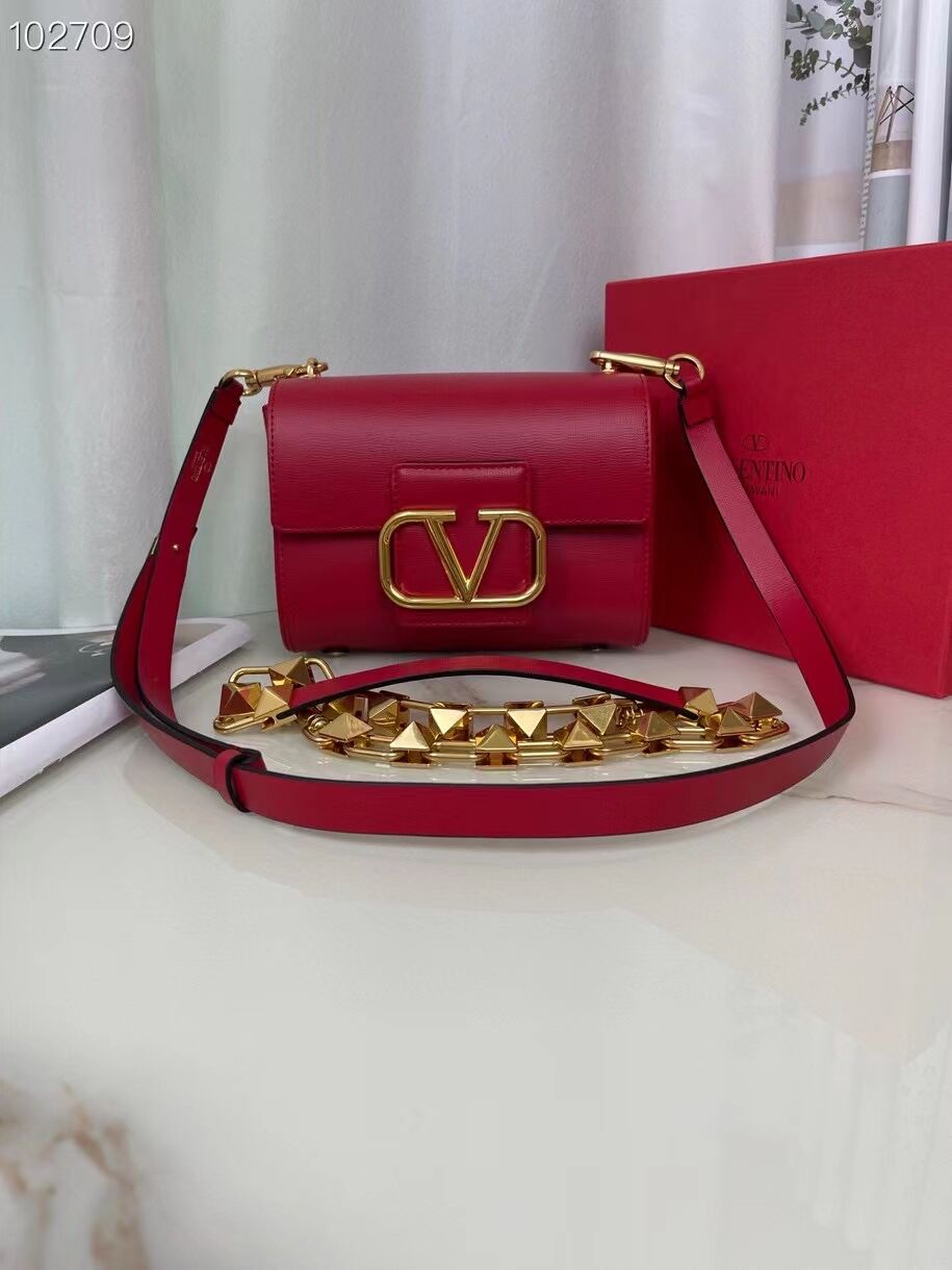 VALENTINO GARAVANI Stud Sign Grained Calfskin Shoulder Bag V0196 red