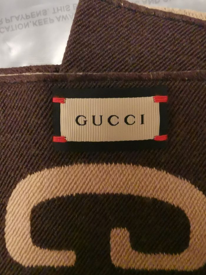 Gucci Scarf G00105