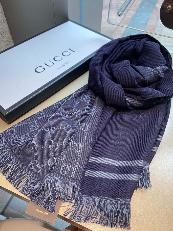 Gucci Scarf G00120