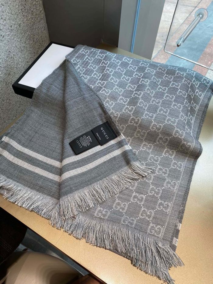 Gucci Scarf G00121