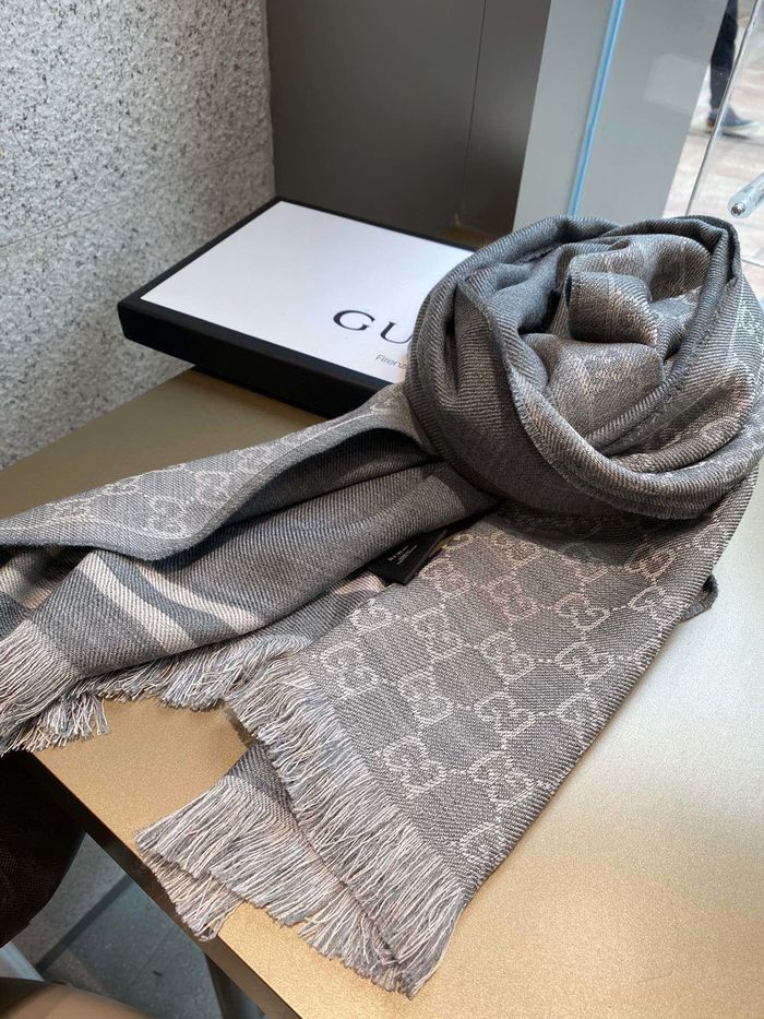 Gucci Scarf G00121