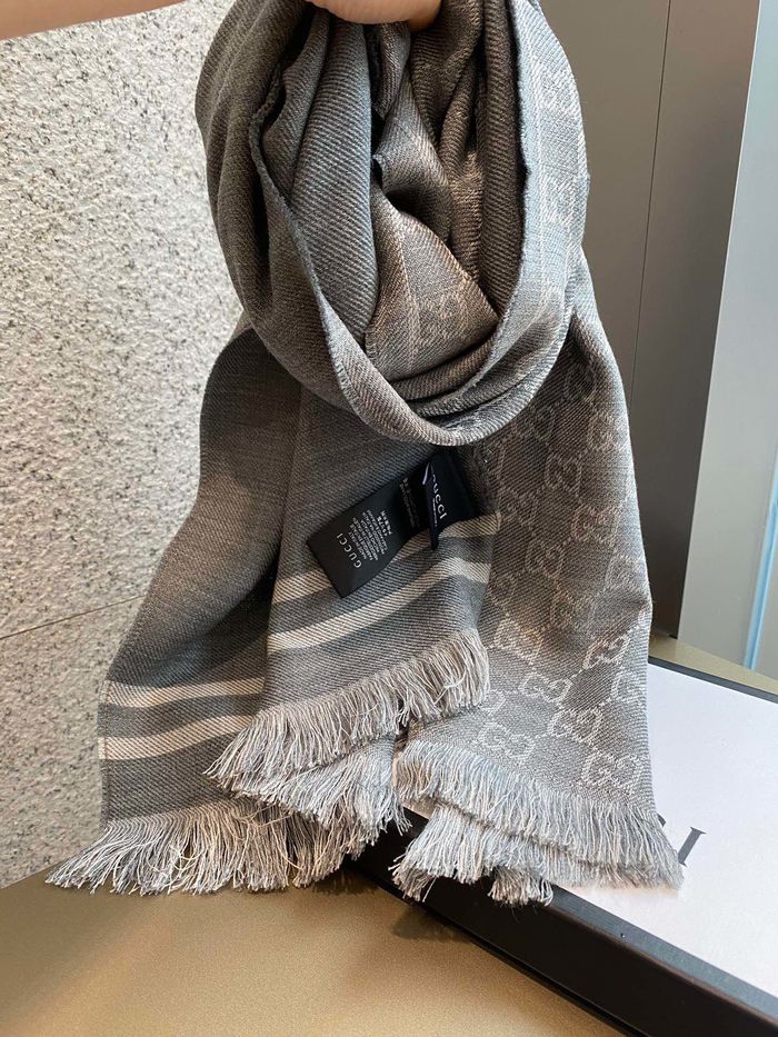 Gucci Scarf G00121