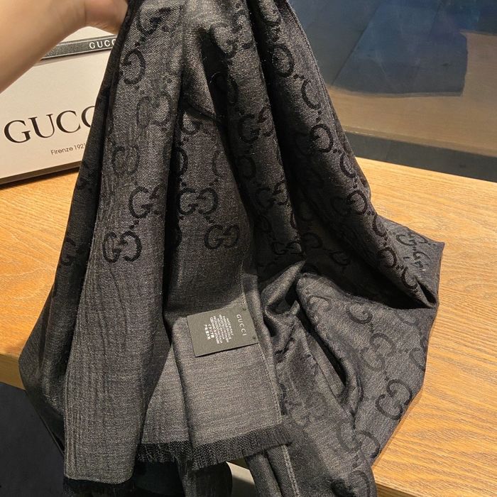 Gucci Scarf G00126