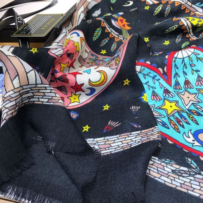 Gucci Scarf G00130