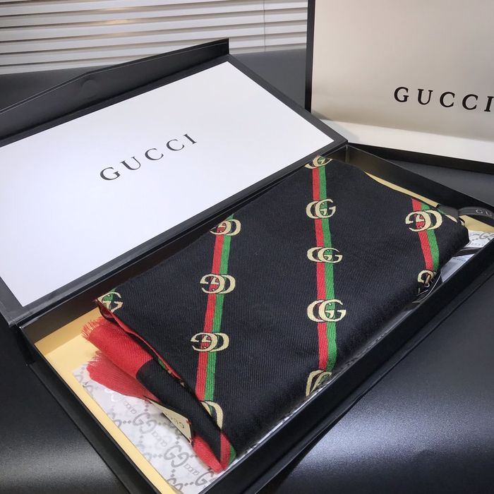 Gucci Scarf G00135