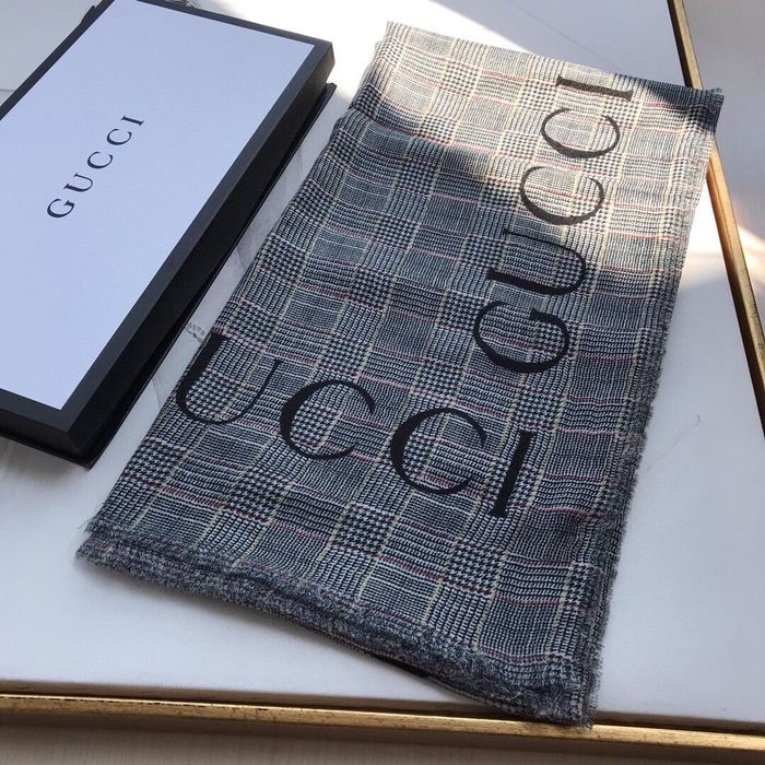 Gucci Scarf G00137