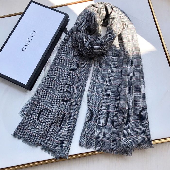 Gucci Scarf G00137