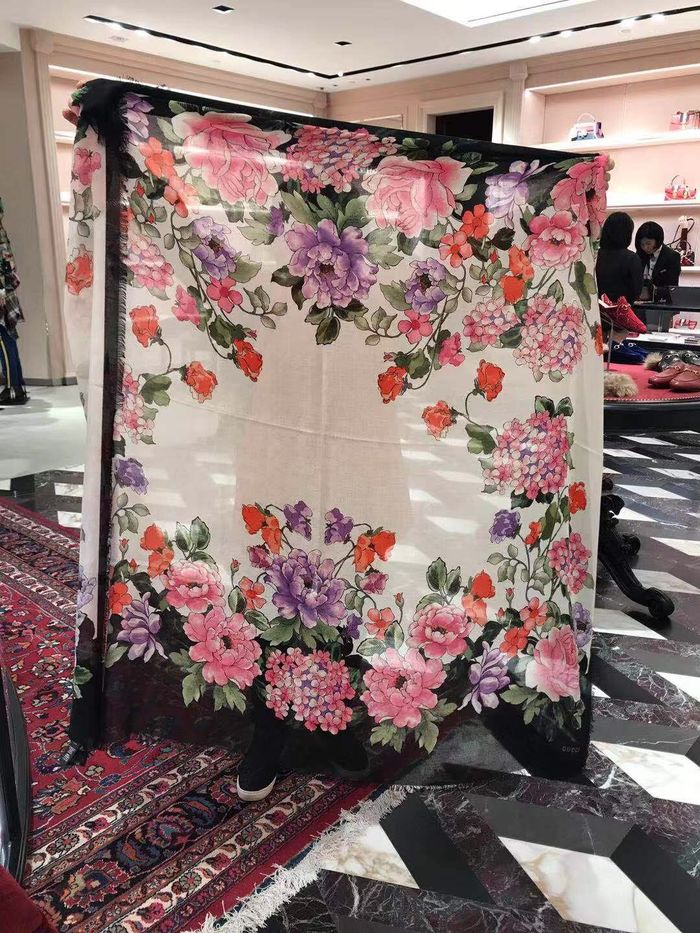 Gucci Scarf G00139