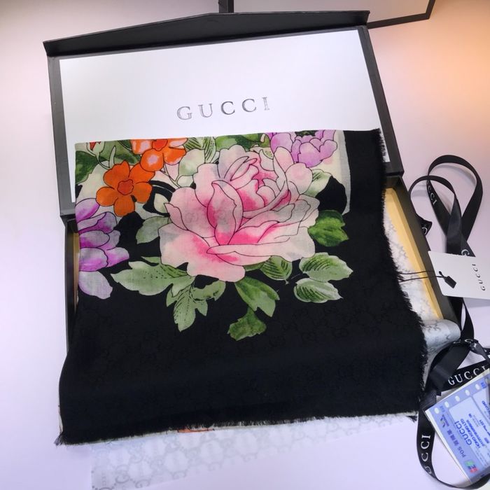 Gucci Scarf G00139