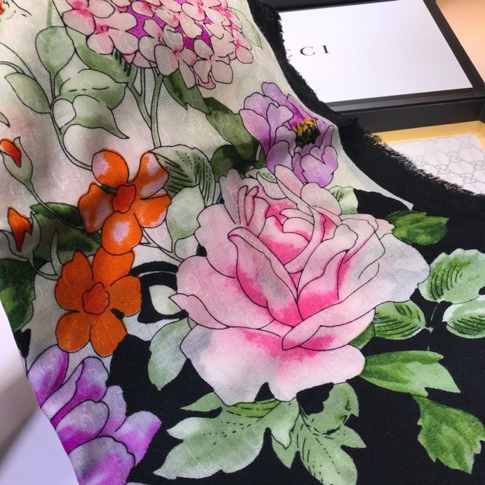 Gucci Scarf G00139