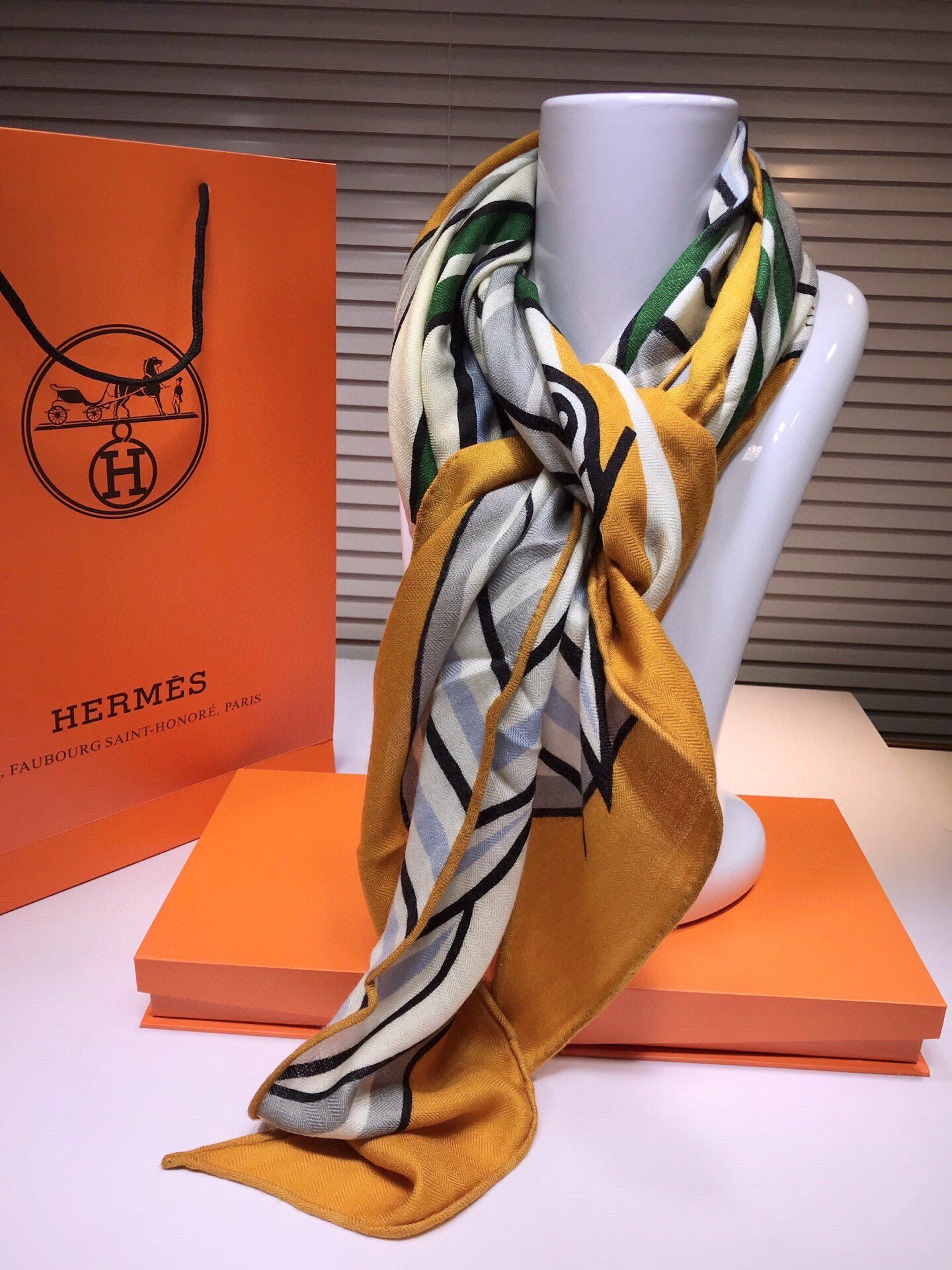 Hermes Scarf H00018