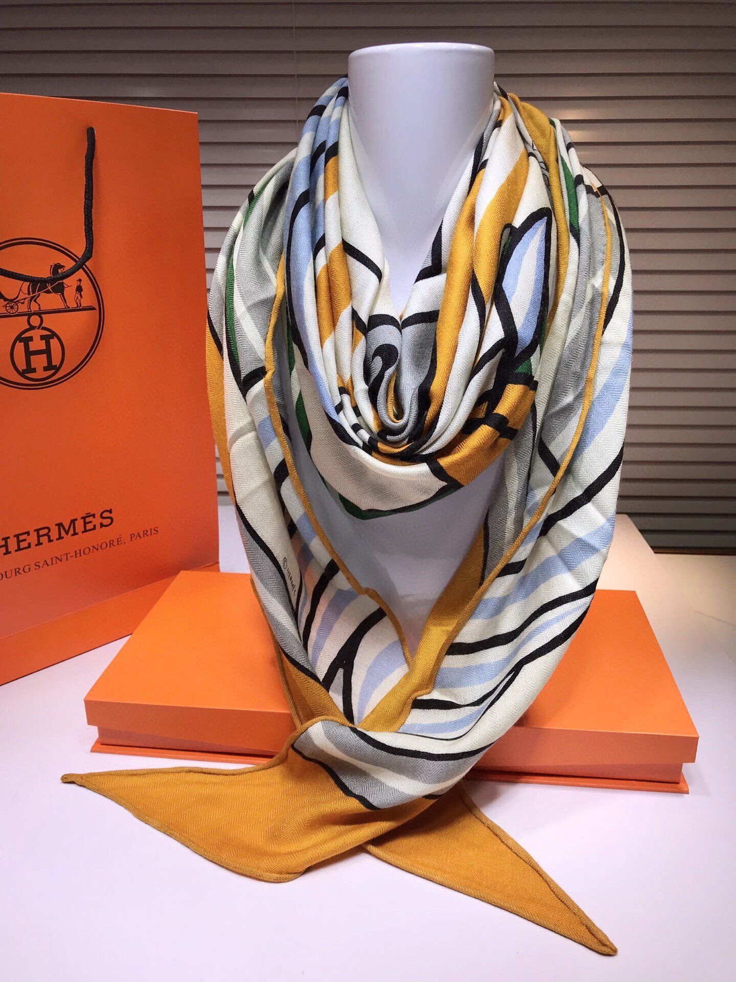 Hermes Scarf H00018