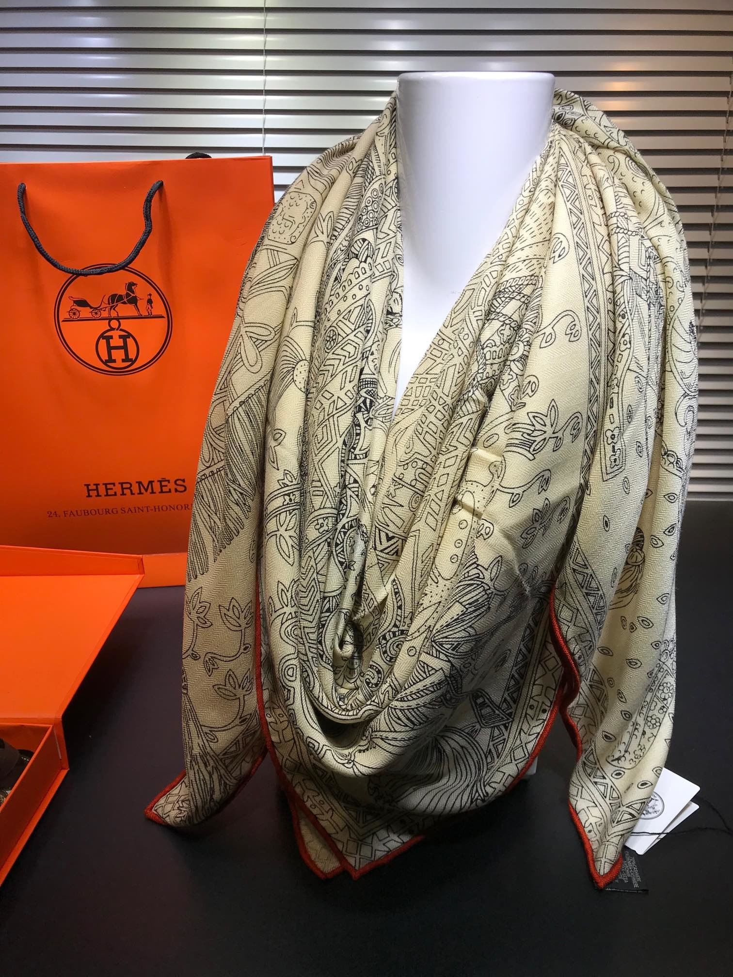 Hermes Scarf H00037