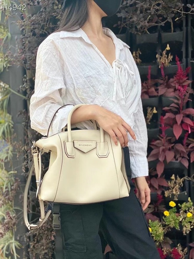 GIVENCHY Original Leather Shoulder Bag 63188 Off White