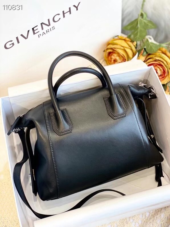 GIVENCHY Original Leather Shoulder Bag 63188 black