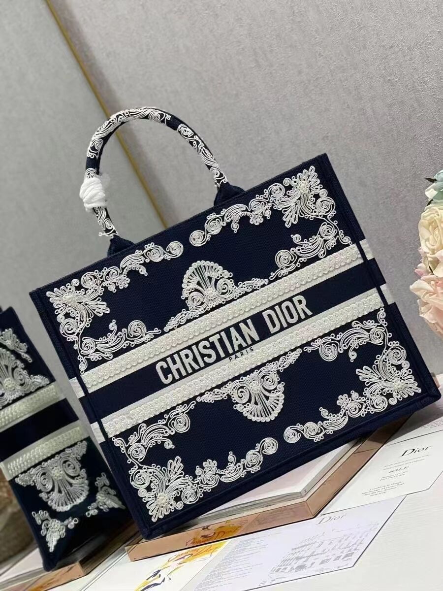 DIOR BOOK TOTE Embroidery C1211L