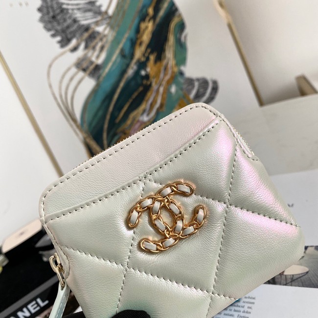 Chanel 19 Zip Card bag 82086 Pearl white