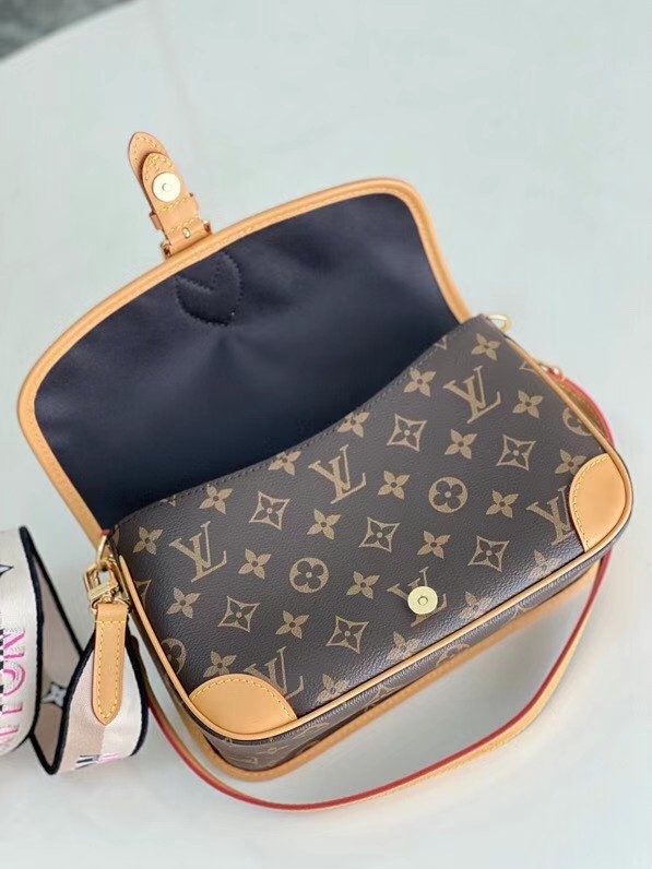 Louis Vuitton DIANE M45985 Black