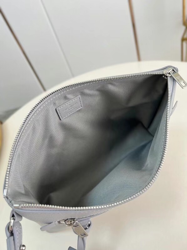 Louis Vuitton POCHETTE VOYAGE M69837 gray