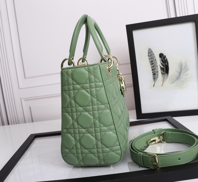 MEDIUM LADY DIOR BAG Cannage Lambskin M0565E green