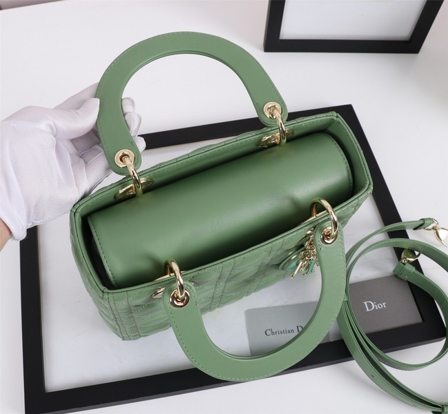 MEDIUM LADY DIOR BAG Cannage Lambskin M0565E green