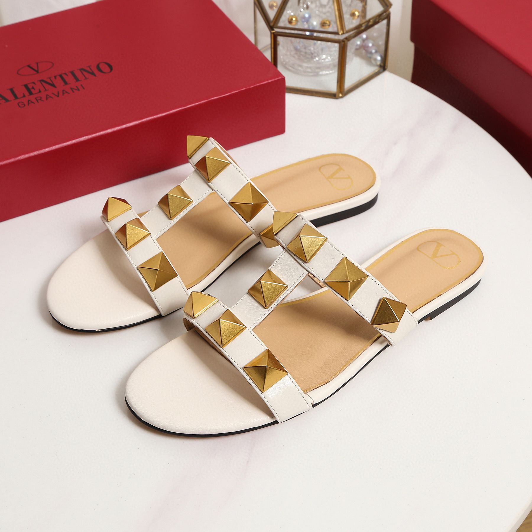 Valentino Slippers Shoes V62318