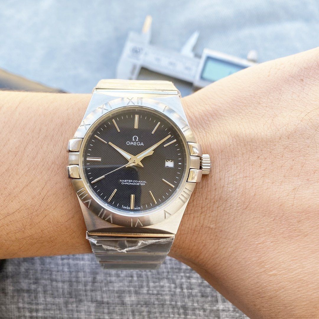 Omega Watch OMW00072-2