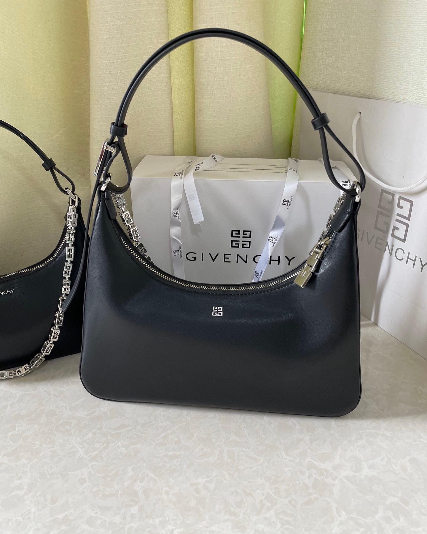 GIVENCHY Moon cut Original Leather Shoulder Bag A17300 Black