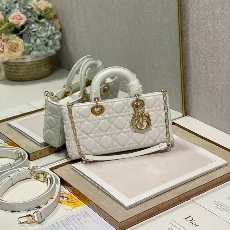 MEDIUM LADY DIOR BAG Cannage Lambskin C2820 white