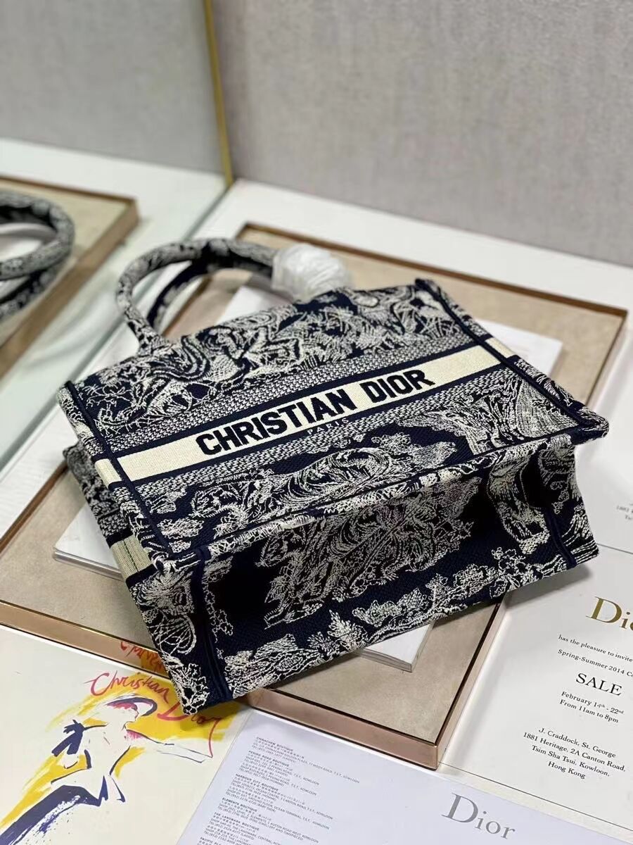 SMALL DIOR BOOK TOTE Embroidery C1331-8