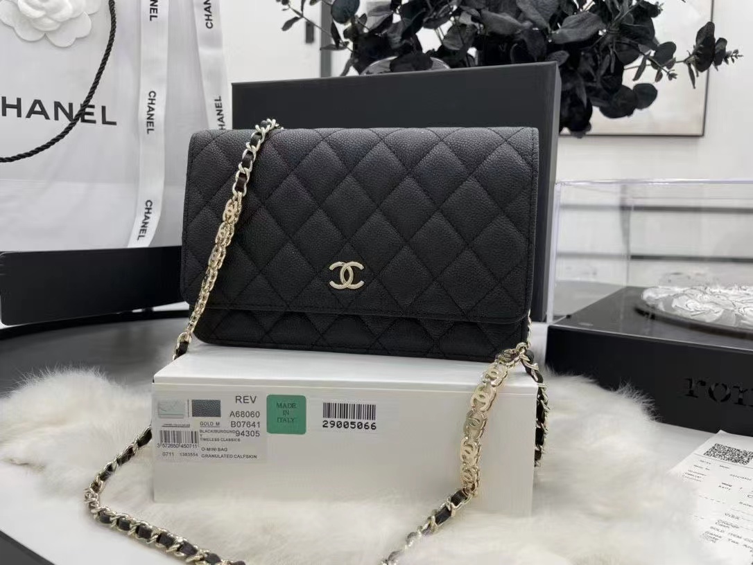 Chanel WOC Original Caviar Leather Flap cross-body bag CC33815 black