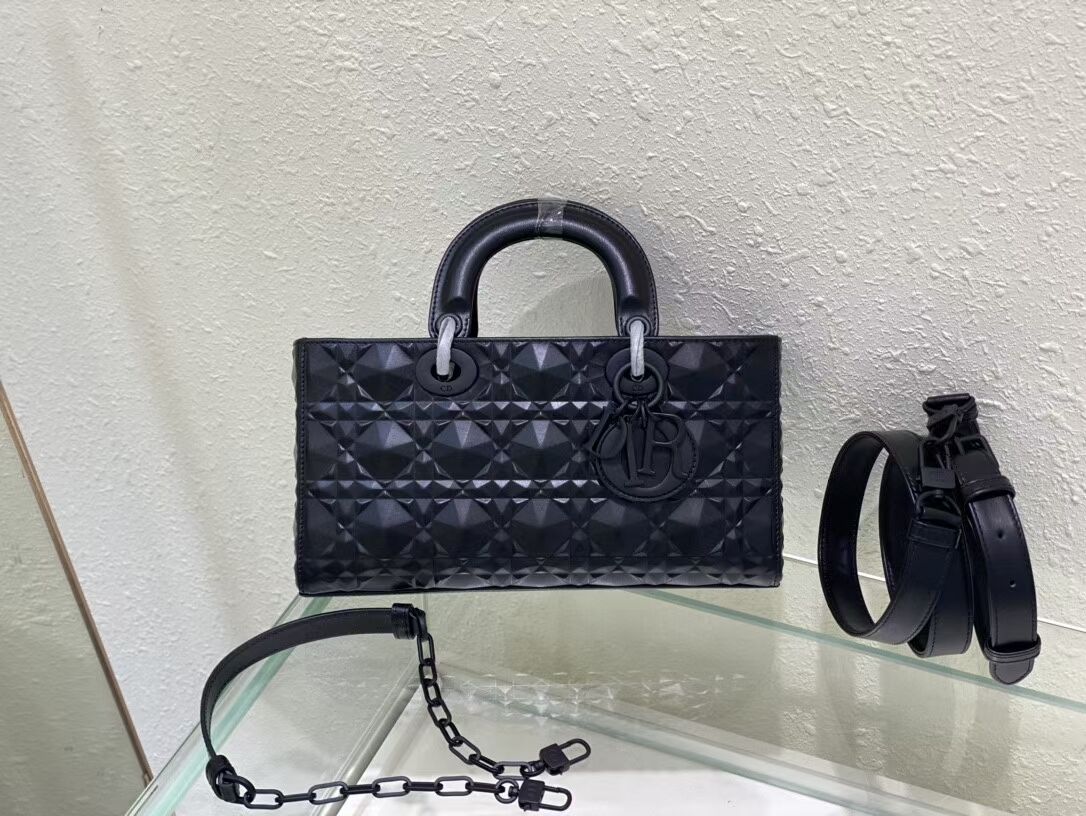 MEDIUM LADY DIOR BAG Cannage Lambskin C2811 black