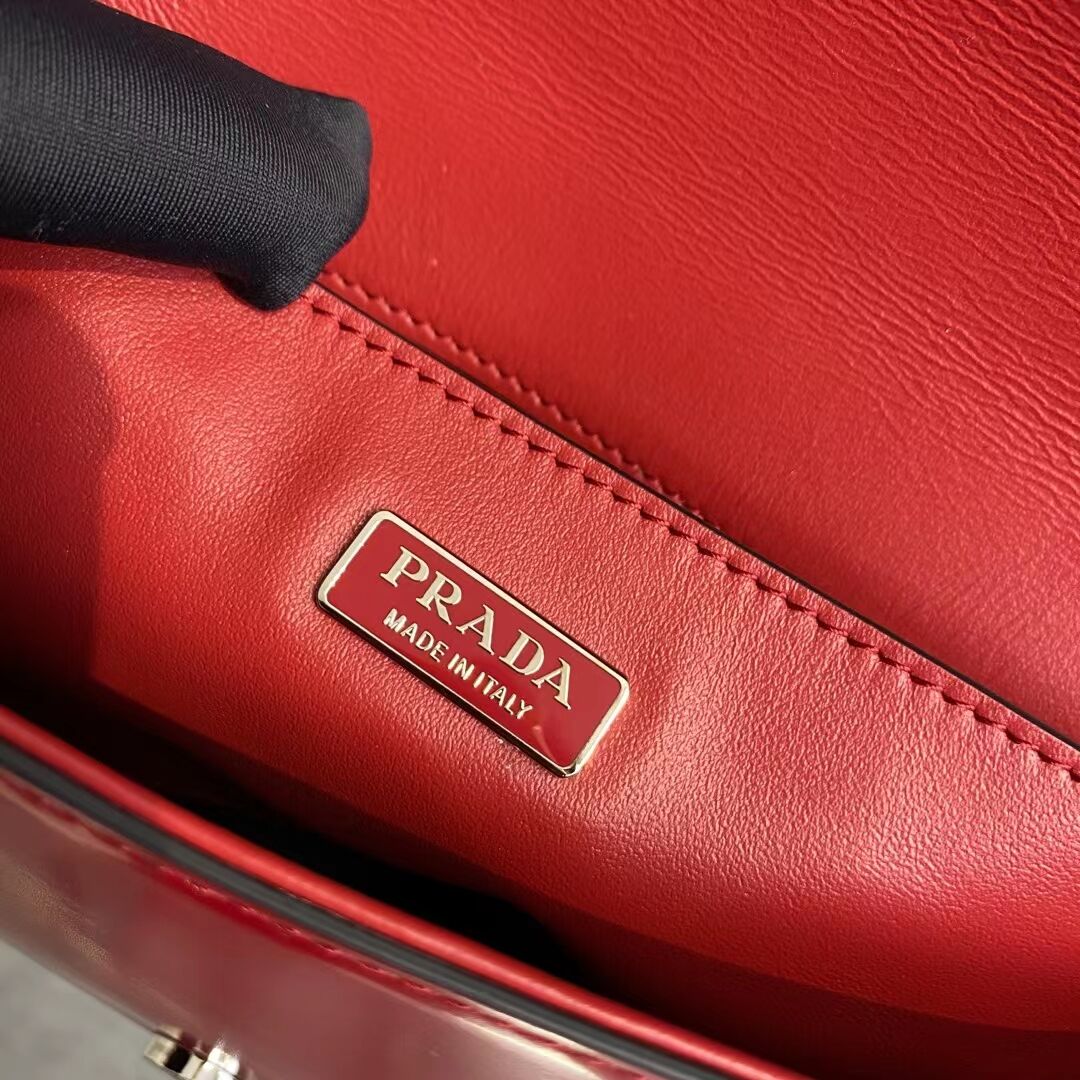 Prada Brushed leather Femme bag 1BD323 red