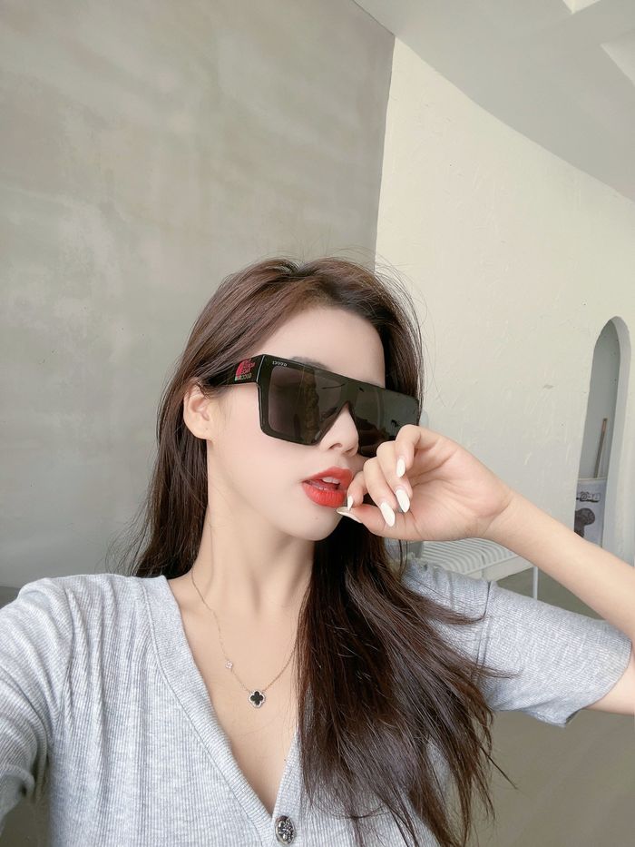 Gucci Sunglasses Top Quality GUS00063