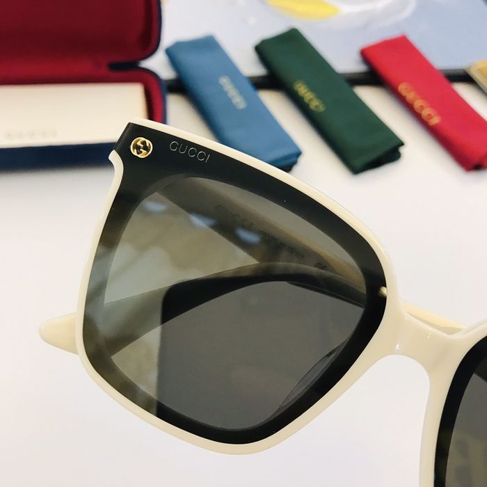 Gucci Sunglasses Top Quality GUS01184