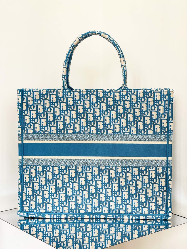 DIOR BOOK TOTE Embroidery C1286-26 blue