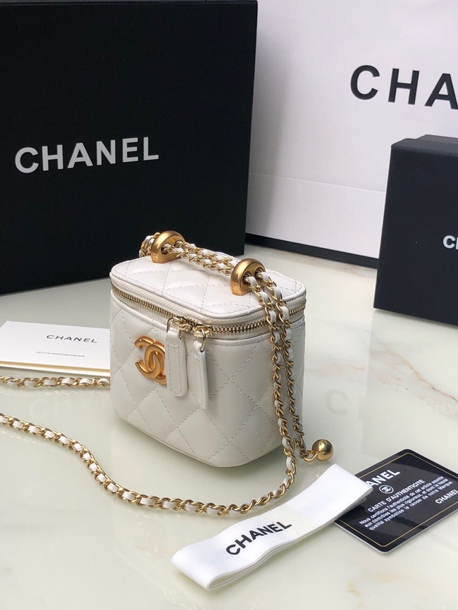 Chanel mini Shoulder Bag Lambskin & Gold-Tone Metal AP2292 white