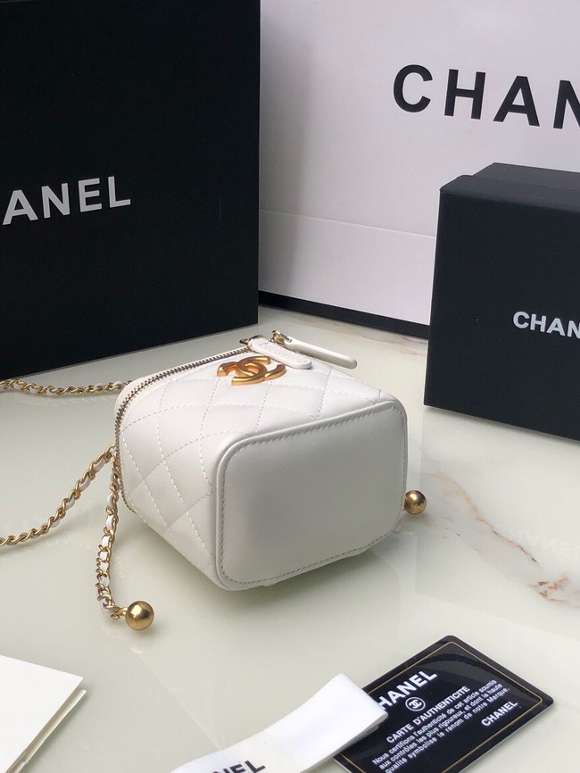 Chanel mini Shoulder Bag Lambskin & Gold-Tone Metal AP2292 white