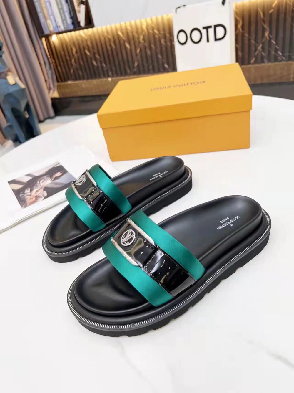 Louis Vuitton Pool Pillow Flat Comfort Mule Slipper Shoes 1AAOSY