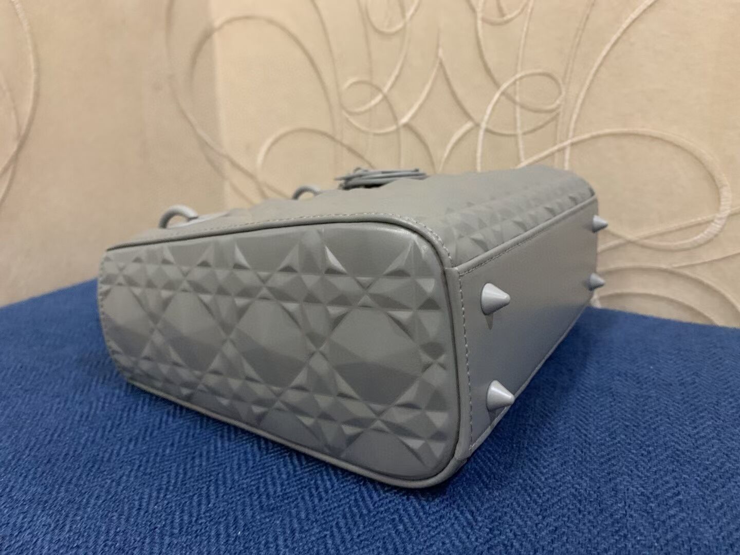 MEDIUM LADY DIOR BAG Cannage Calfskin C2813 gray