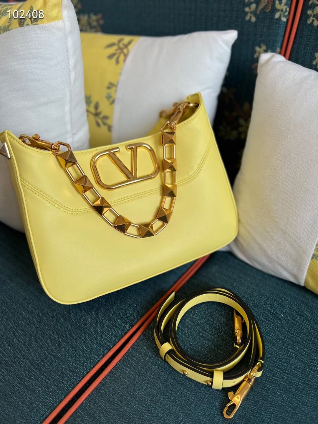 VALENTINO GARAVANI Loco Calf leather bag V2028 yellow