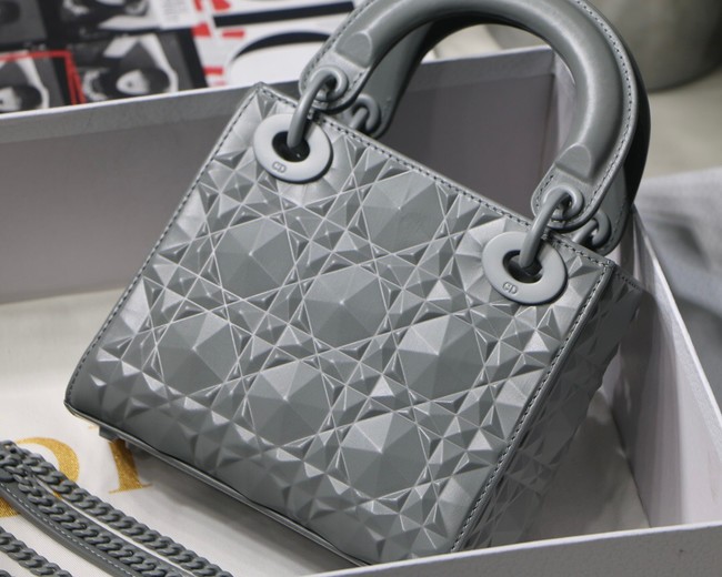 MEDIUM LADY DIOR BAG Cannage Calfskin M0566OE gray