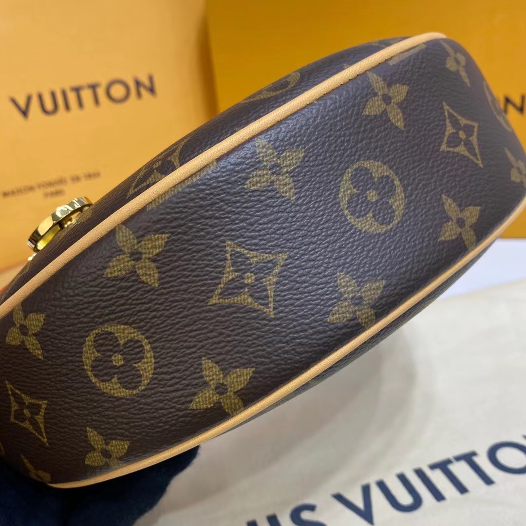 Louis vuitton monogram canvas 51098