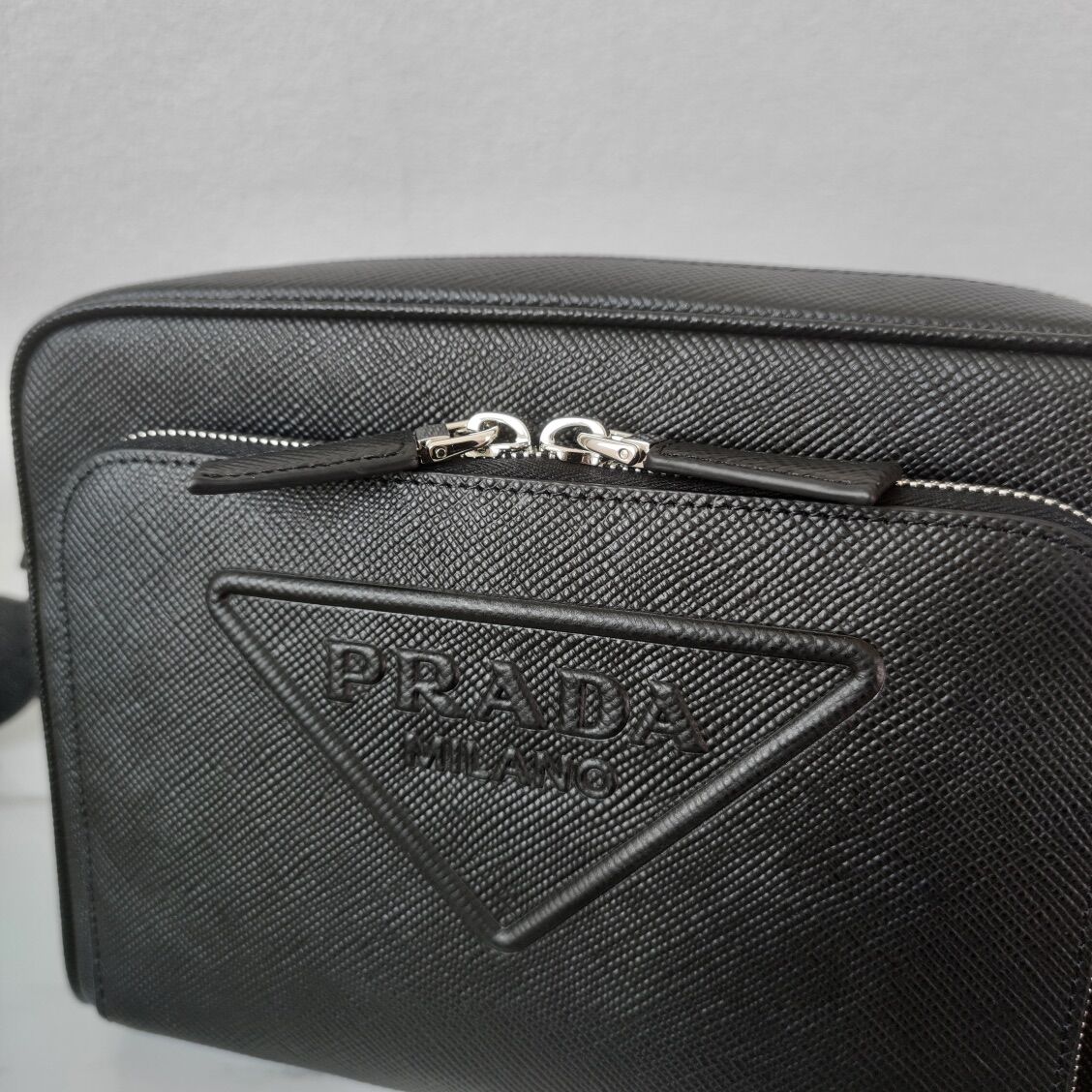 Prada Re-Edition 2005 Saffiano leather bag 2HD052 black